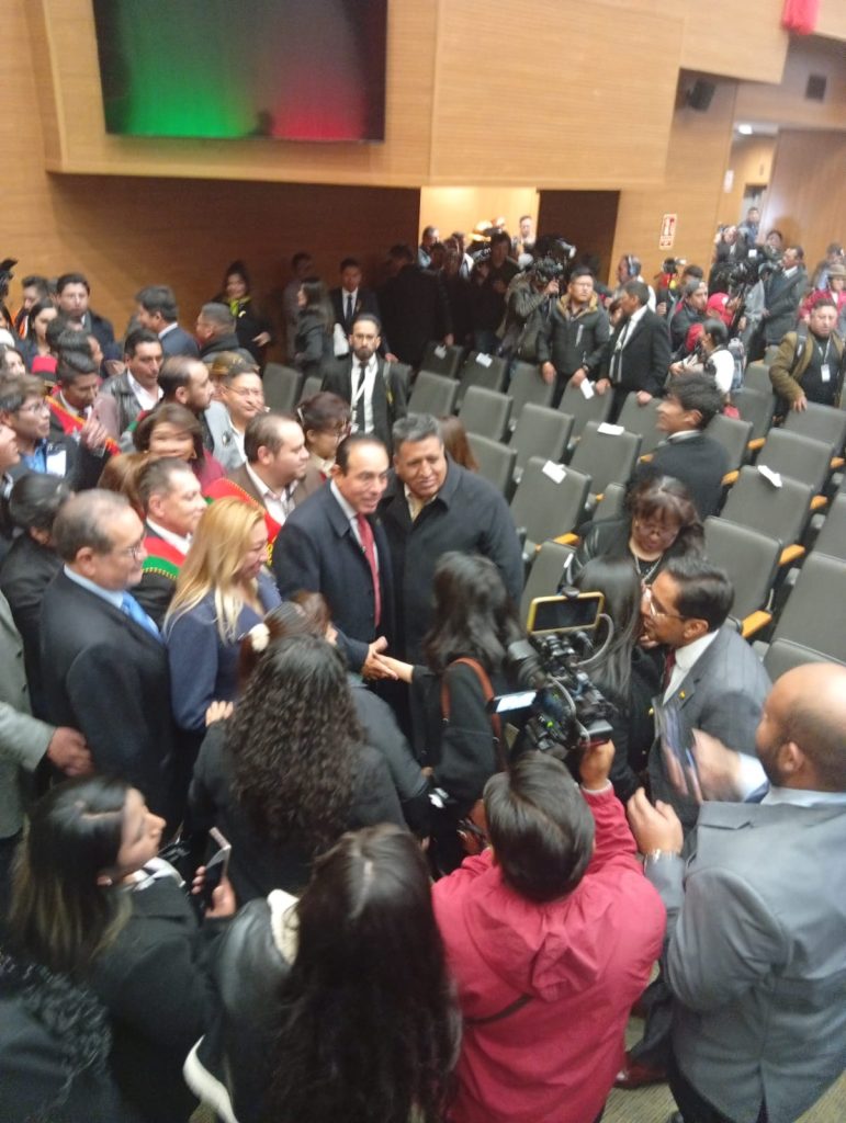 PRESIDENTE DE LA SOCIEDAD DE INGENIEROS DE BOLIVIA DEPARTAMENTAL LA PAZ PARTICIPÓ EN LA SESIÓN DE HONOR DE LA BRIGADA PARLAMENTARIA PACEÑA whatsapp image 2026 07 14 at 15.59.27 (1)