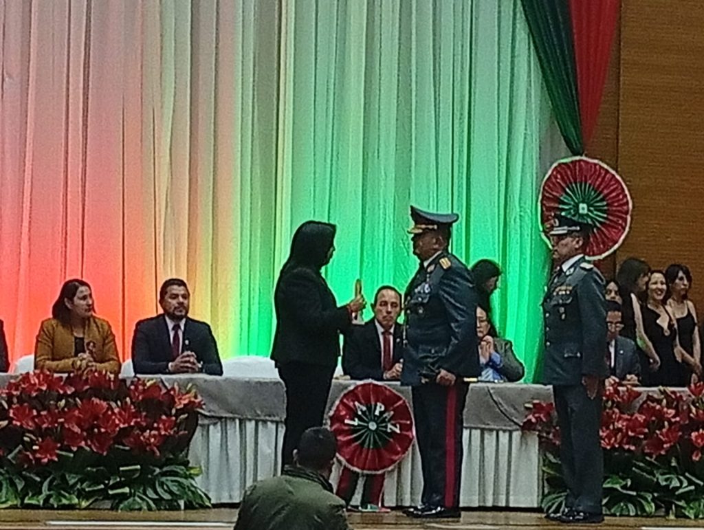PRESIDENTE DE LA SOCIEDAD DE INGENIEROS DE BOLIVIA DEPARTAMENTAL LA PAZ PARTICIPÓ EN LA SESIÓN DE HONOR DE LA BRIGADA PARLAMENTARIA PACEÑA whatsapp image 2026 07 14 at 15.59.29 (2)