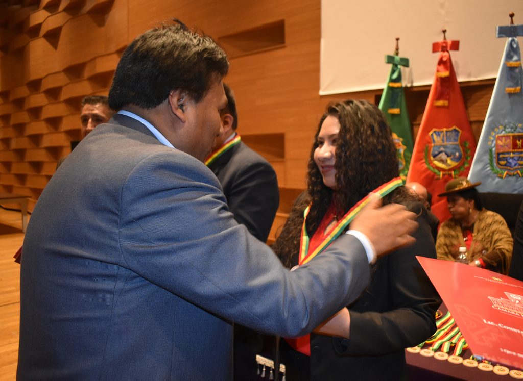SIB LA PAZ: MÁS DE 300 PROFESIONALES RECIBEN LA MEDALLA AL MÉRITO POR SU EXCELENCIA TÉCNICA Y COMPROMISO CON EL ESTADO BOLIVIANO 5