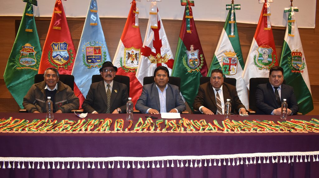SIB LA PAZ: MÁS DE 300 PROFESIONALES RECIBEN LA MEDALLA AL MÉRITO POR SU EXCELENCIA TÉCNICA Y COMPROMISO CON EL ESTADO BOLIVIANO dsc 1077 copia